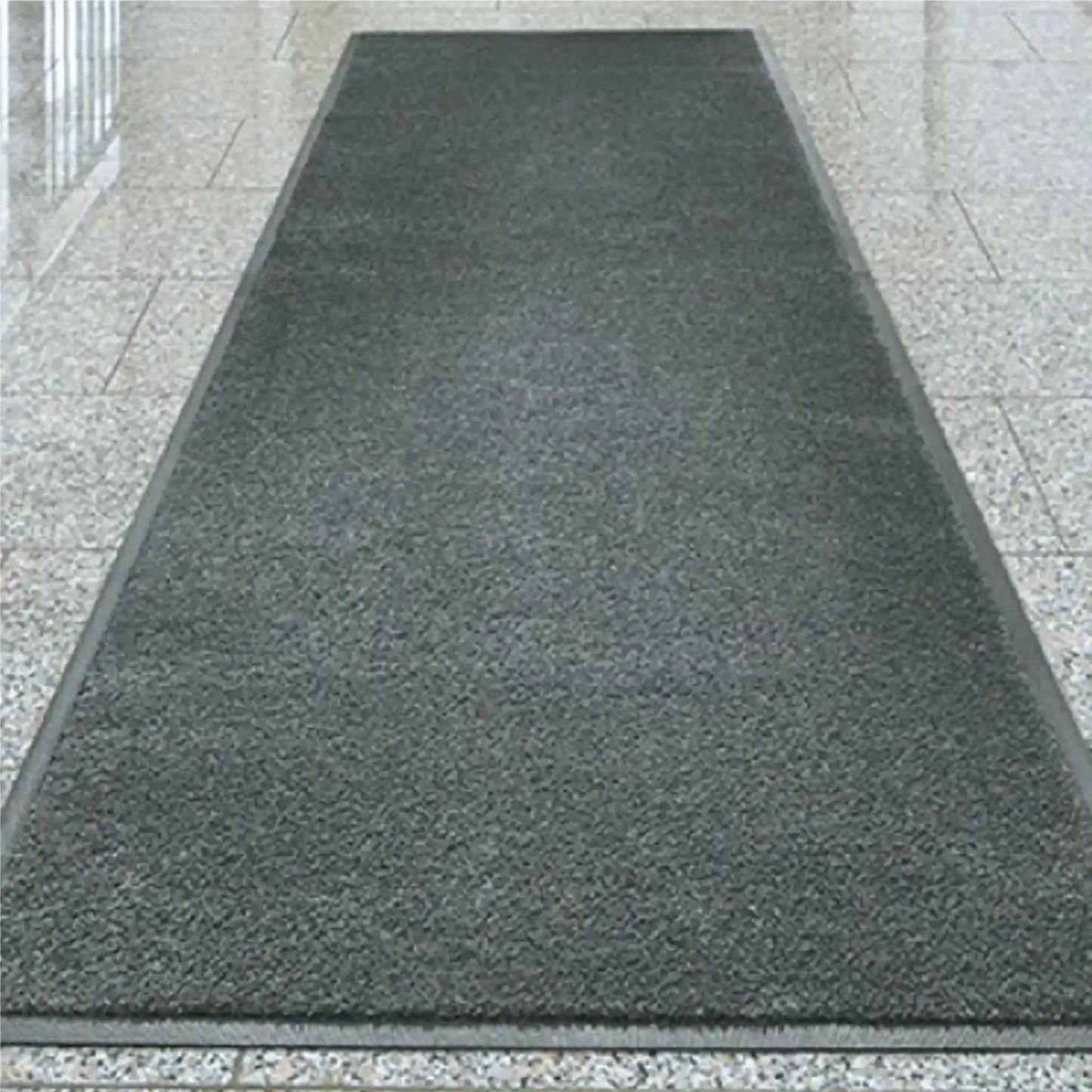 Grand tapis d’entrée professionnel conçu pour les zones de passage intensif dans les bâtiments recevant du public.